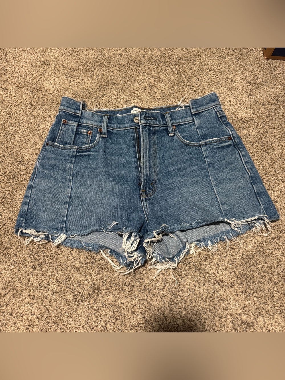 A&F Mom Short High Rise